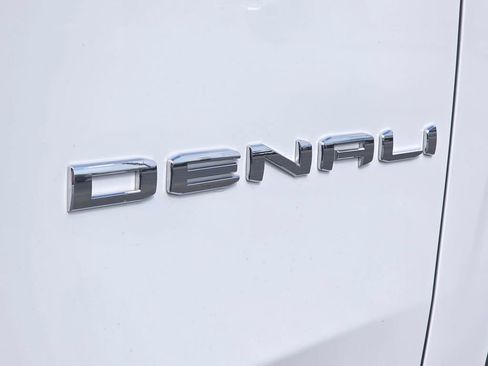Used 2021 GMC Yukon Denali w/ LPO, Illumination Package image 9