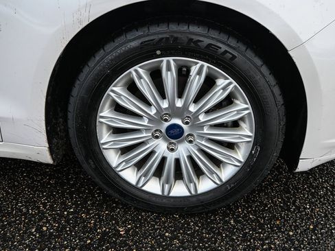 Used 2014 Ford Fusion Energi SE w/ Driver Assist Package image 15