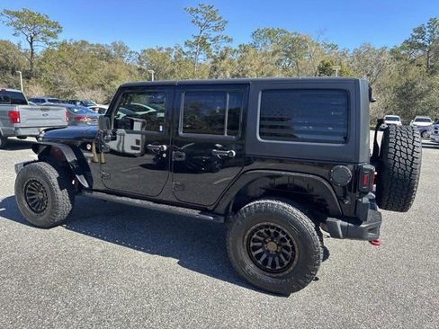 Used 2017 Jeep Wrangler Unlimited Rubicon image 4