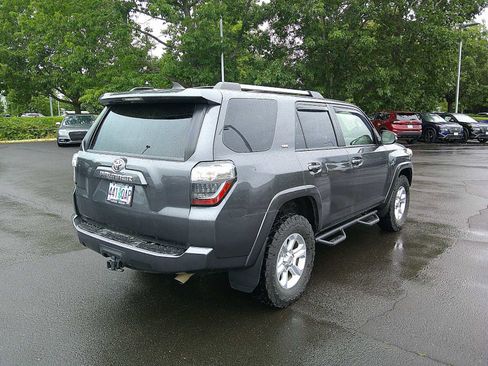 Used 2021 Toyota 4Runner SR5 Premium w/ Moonroof Package AWD/4WD image 5