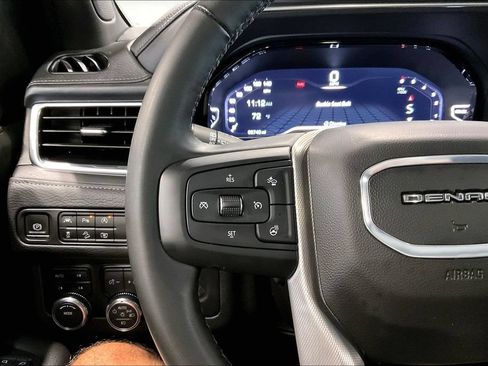 Used 2024 GMC Yukon Denali AWD/4WD image 12