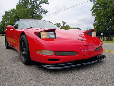 Used 2001 Chevrolet Corvette Z06 w/ Memory Pkg RWD image 56
