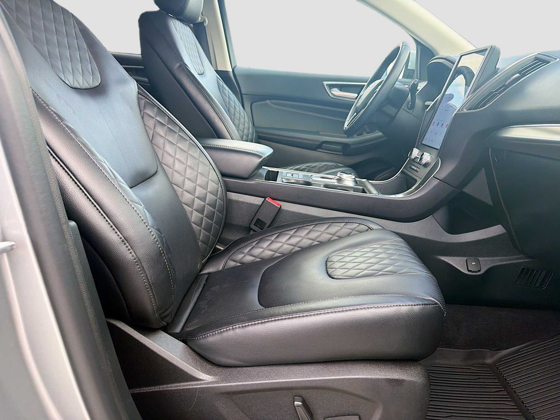 Used 2024 Ford Edge Titanium w/ Equipment Group 301A AWD/4WD image 29