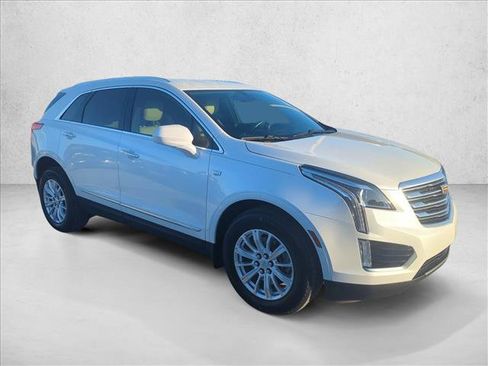 Used 2018 Cadillac XT5 FWD image 3