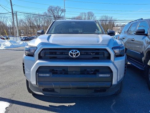 New 2026 Toyota 4Runner SR5 image 2