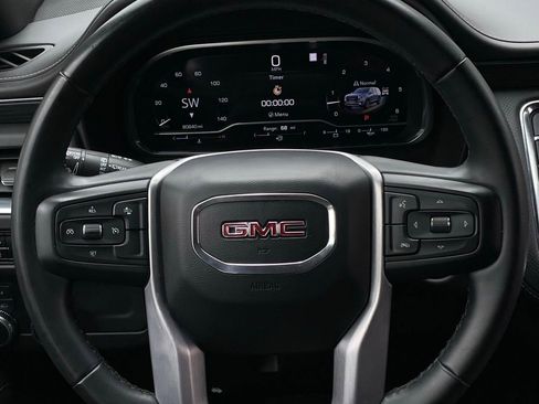 Used 2023 GMC Yukon SLT AWD/4WD image 13