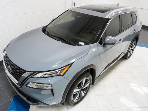 Used 2022 Nissan Rogue SL w/ SL Premium Package image 16