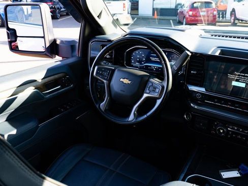 Used 2024 Chevrolet Silverado 3500 High Country w/ Technology Package image 9