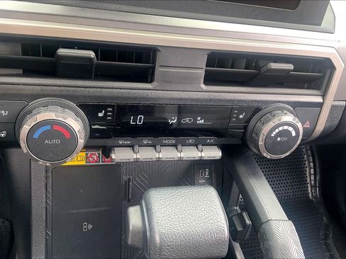 Used 2025 Toyota 4Runner TRD Off-Road image 31