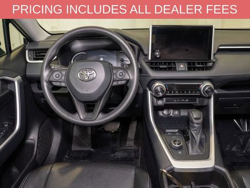 Used 2025 Toyota RAV4 XLE AWD/4WD image 6