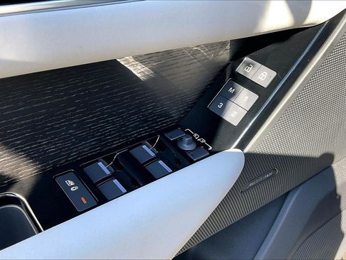 New 2026 Land Rover Range Rover Velar S AWD/4WD image 25