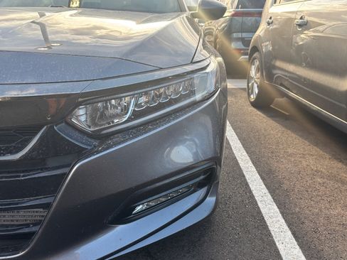 Used 2018 Honda Accord Sport image 8
