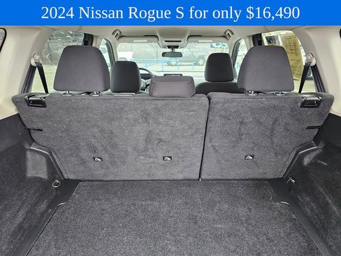 Used 2024 Nissan Rogue S FWD image 17