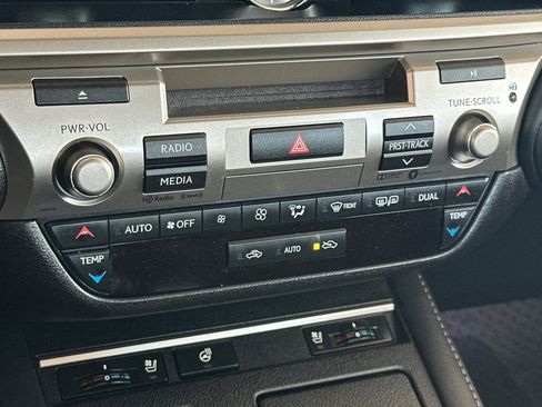 Used 2017 Lexus ES 350 w/ Navigation System Package image 17