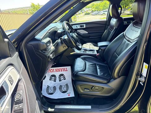 Used 2020 Ford Explorer Platinum w/ Premium Technology Package AWD/4WD image 12