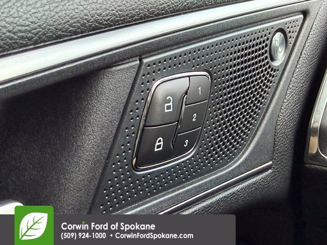 Used 2020 Ford Edge Titanium w/ Equipment Group 301A AWD/4WD image 24
