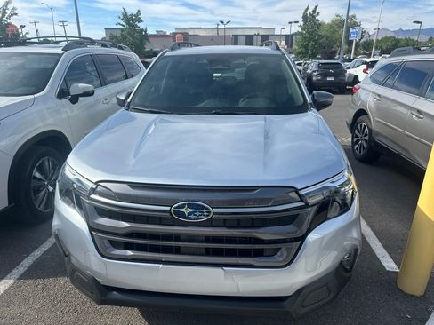 Used 2026 Subaru Forester Premium w/ Premium/Sport Hybrid Package AWD/4WD image 2