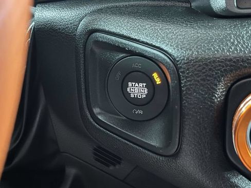 Used 2025 Jeep Wrangler Unlimited Sport AWD/4WD image 36
