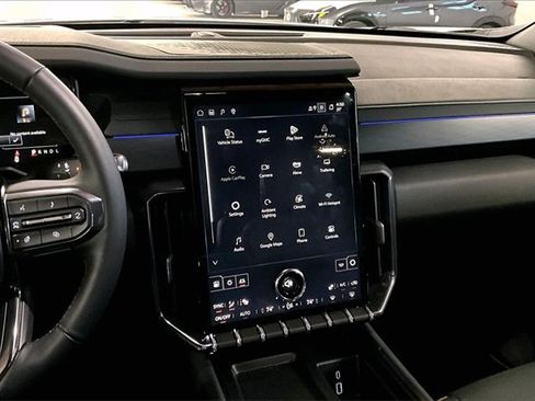 Used 2025 GMC Acadia AT4 image 9