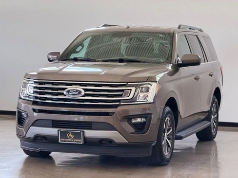 Used 2019 Ford Expedition XLT AWD/4WD image 3