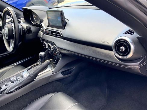 Used 2021 MAZDA MX-5 Miata RF Grand Touring RWD image 17