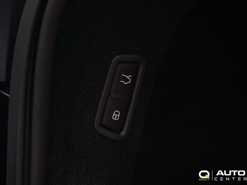 Used 2021 Maserati Levante GranLusso AWD/4WD image 35