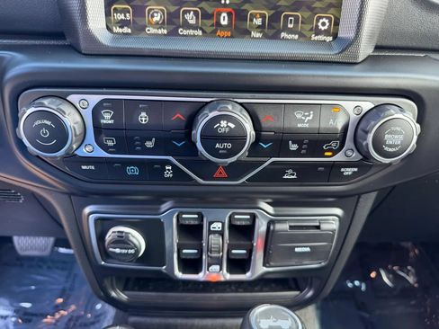Used 2023 Jeep Wrangler Unlimited Sahara w/ Cold Weather Group AWD/4WD image 26
