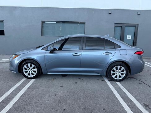 Used 2021 Toyota Corolla LE FWD image 9