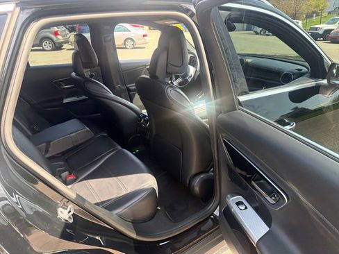 Used 2024 Mercedes-Benz GLC 300 4MATIC image 16