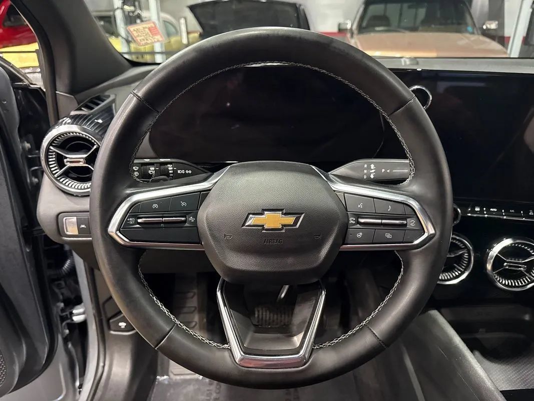 Used 2024 Chevrolet Blazer EV LT AWD/4WD image 83
