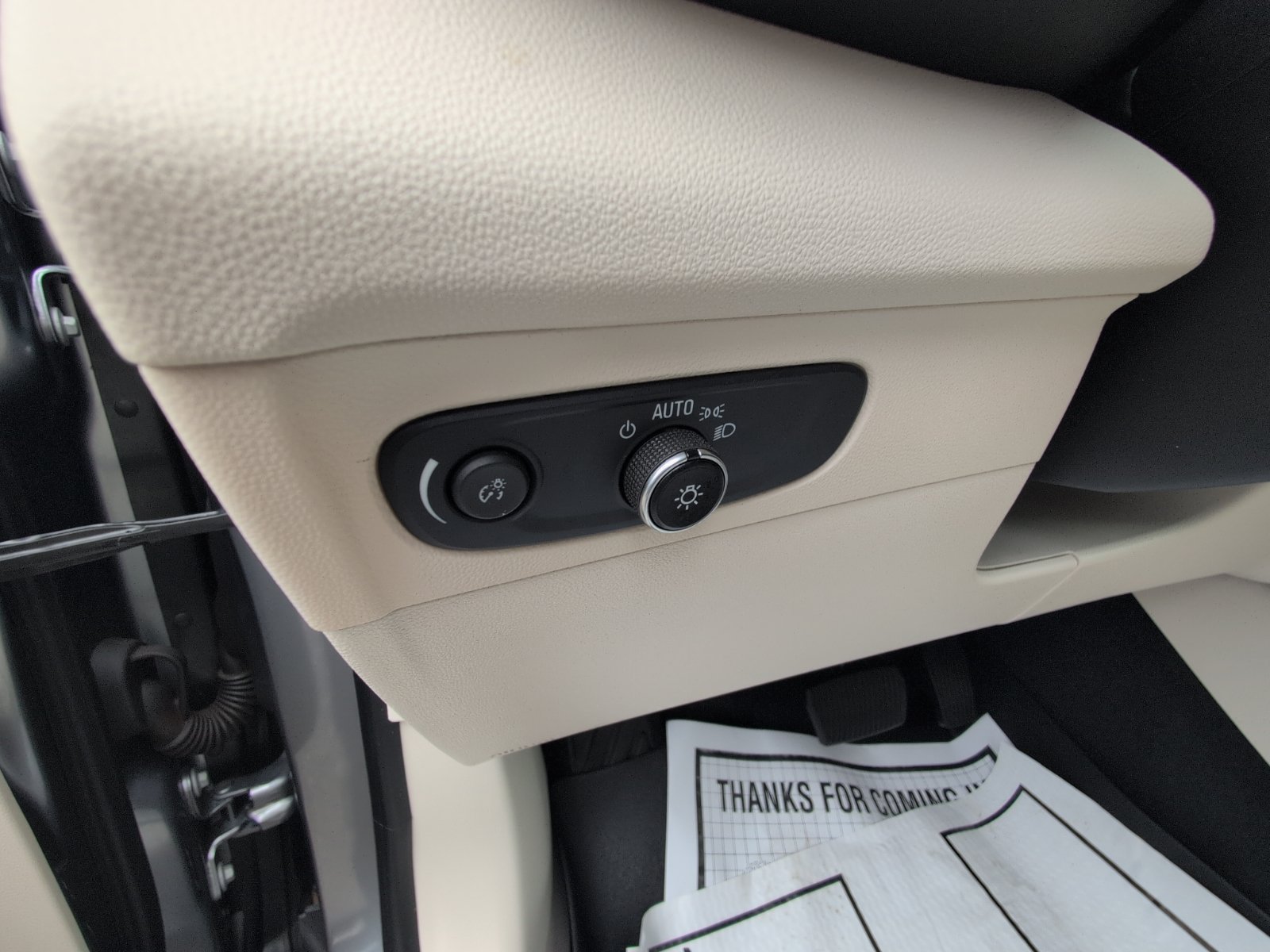 Used 2022 Buick Envision Essence w/ Safety Package FWD image 17