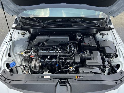 Used 2024 Hyundai Elantra SEL image 24
