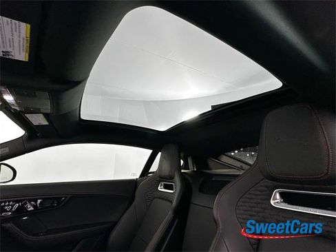 Used 2022 Jaguar F-TYPE R-Dynamic image 32