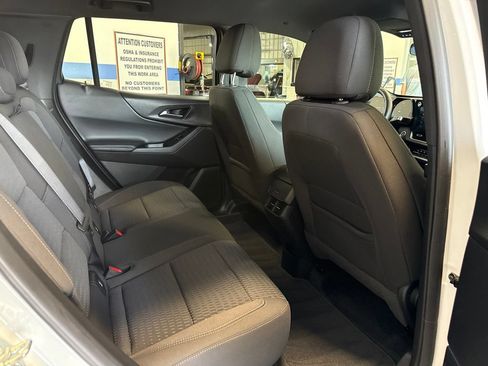 Used 2026 Chevrolet Equinox LT AWD/4WD image 21