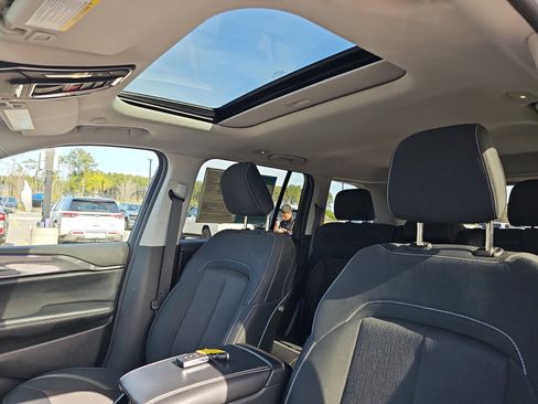 Used 2023 Jeep Grand Cherokee Laredo w/ Luxury Tech Group I image 29