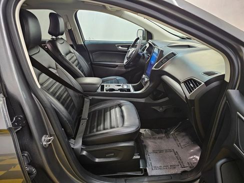 Used 2021 Ford Edge SEL w/ Cargo Accessory Package image 11