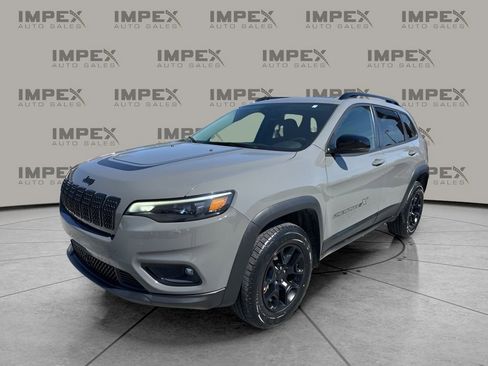 Used 2022 Jeep Cherokee Latitude w/ Sun & Sound Group image 1