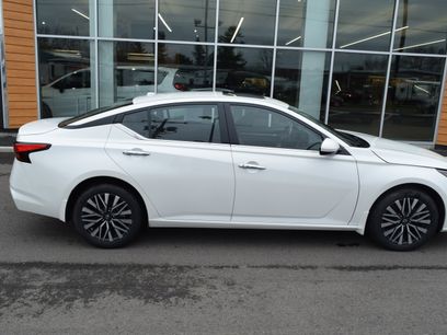 Used 2023 Nissan Altima 2.5 SV w/ SV Premium Package