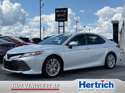 Used 2020 Toyota Camry XLE w/ Sunroof Package