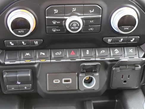 Used 2021 GMC Sierra 1500 Denali w/ Denali Premium Package image 17