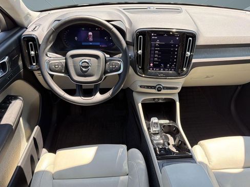 Certified 2023 Volvo XC40 B5 Ultimate w/ Protection Package Premier AWD/4WD image 28