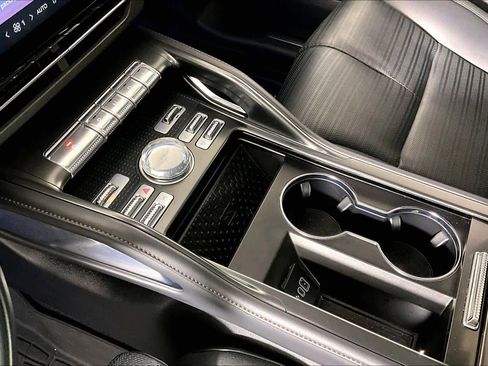 Used 2024 Lincoln Nautilus Reserve w/ Equipment Group 203A image 14