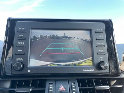 Certified 2021 Toyota RAV4 XLE Premium AWD/4WD image 9