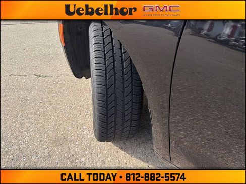 Used 2024 Chrysler Pacifica Touring-L image 22