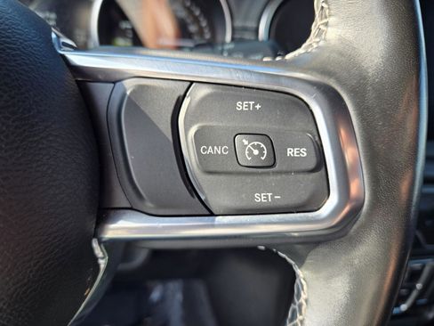 Used 2022 Jeep Wrangler Unlimited Sahara w/ Cold Weather Group image 18