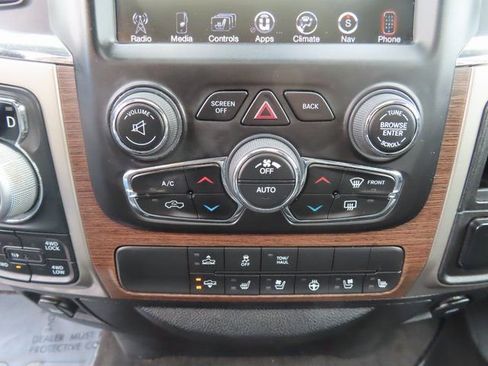Used 2017 RAM 1500 Laramie image 34