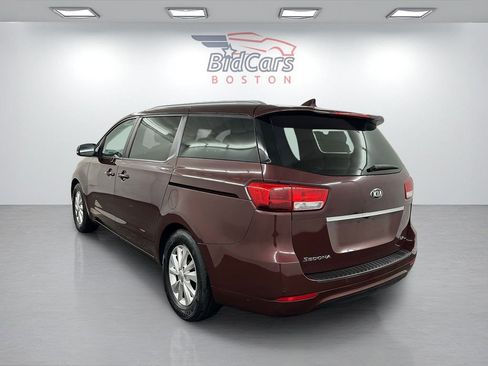 Used 2017 Kia Sedona LX w/ LX Essentials Premium Package FWD image 6