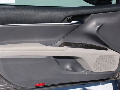 Certified 2022 Toyota Camry LE FWD image 10
