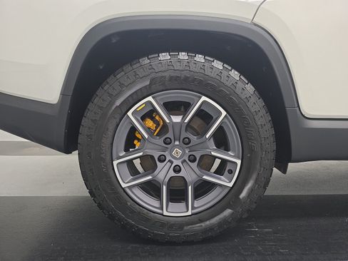 Used 2023 Rivian R1T Adventure AWD/4WD image 12