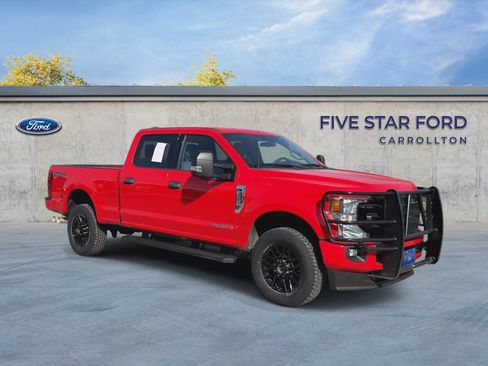 Certified 2022 Ford F250 XLT w/ Black Appearance Package AWD/4WD image 2